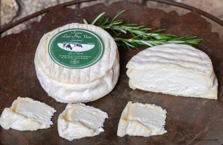 LE NACRÉ FERME LAIT PRÈS VERT