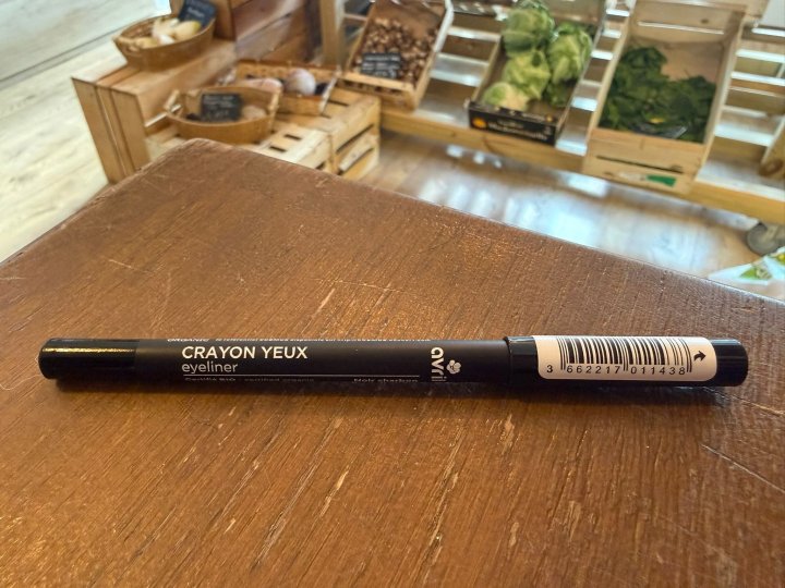 CRAYON YEUX NOIR CHARBON AVRIL