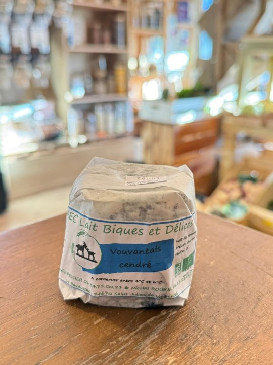 LE VOUVANTAIS CROTTIN CENDRE BIQUES ET DELICES 150GR